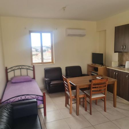 Top Floor 1 Bdrm Aprtrmnt Διαμέρισμα Dromolaxia Εξωτερικό φωτογραφία