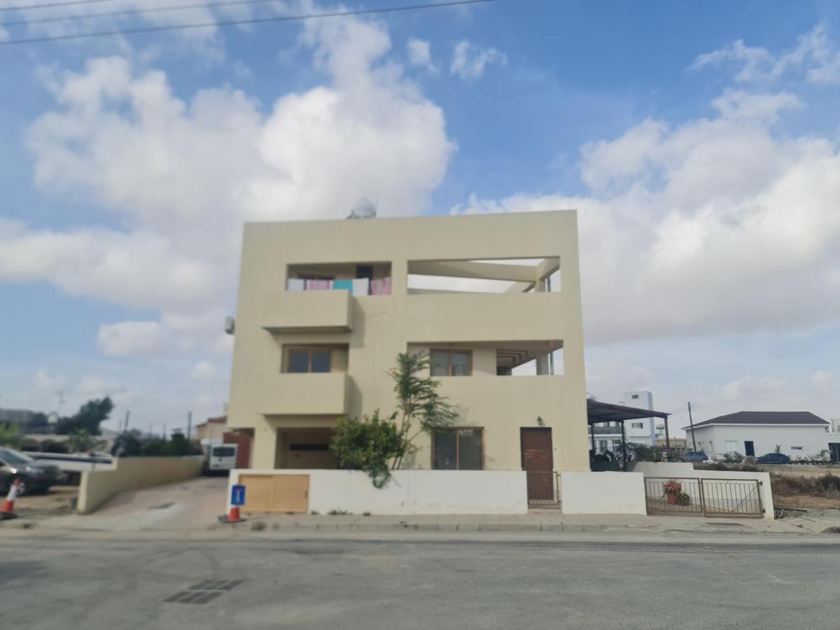 Top Floor 1 Bdrm Aprtrmnt Διαμέρισμα Dromolaxia Εξωτερικό φωτογραφία