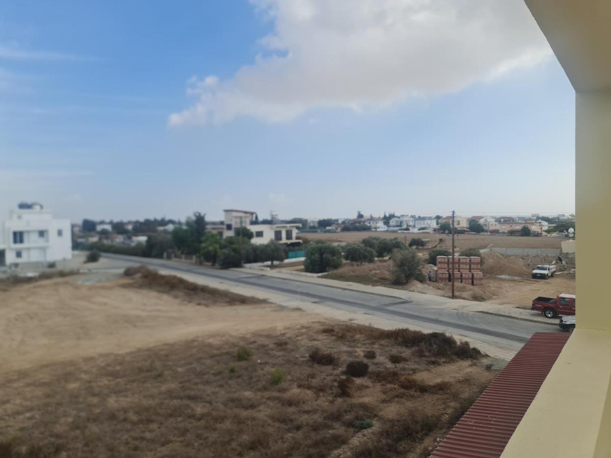 Top Floor 1 Bdrm Aprtrmnt Διαμέρισμα Dromolaxia Εξωτερικό φωτογραφία